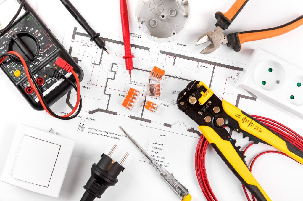 Elektrowerkzeuge und -geräte im Schaltplan. Draufsicht